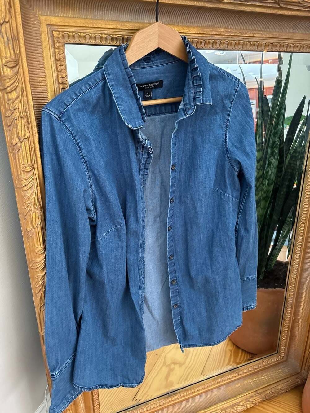 Banana Republic Riley Ruffle Denim Shirt Size 8 - Picture 2 of 8